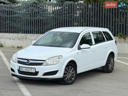 Белый Опель Астра, объемом двигателя 1.69 л и пробегом 217 тыс. км за 4600 $, фото 1 на Automoto.ua