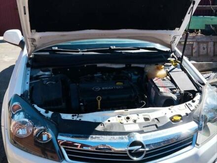 Опель Астра 2009 в Радомышле на Automoto.ua Белый Опель Астра, объемом двигателя 1.6 л и пробегом 188 тыс. км за 6200 $, фото 1 на Automoto.ua