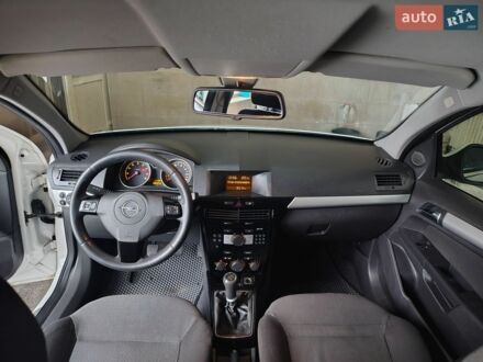 Білий Опель Астра, об'ємом двигуна 1.6 л та пробігом 285 тис. км за 5400 $, фото 1 на Automoto.ua