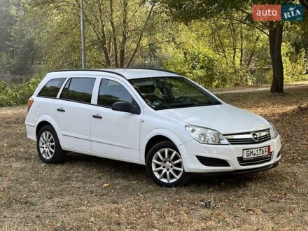 Опель Астра 2010 в Нежине на Automoto.ua Белый Опель Астра, объемом двигателя 1.6 л и пробегом 209 тыс. км за 6100 $, фото 1 на Automoto.ua
