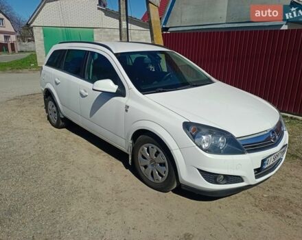 Белый Опель Астра, объемом двигателя 1.6 л и пробегом 200 тыс. км за 5800 $, фото 1 на Automoto.ua