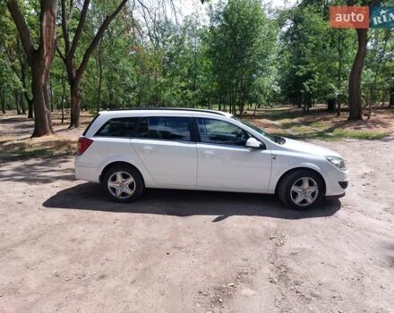 Белый Опель Астра, объемом двигателя 1.7 л и пробегом 220 тыс. км за 6500 $, фото 1 на Automoto.ua