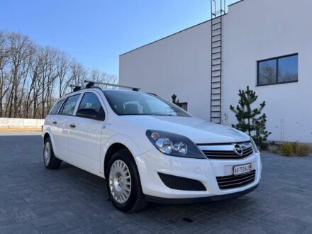 Опель Астра 2010 у Ромнах на Automoto.ua Білий Опель Астра, об'ємом двигуна 1.6 л та пробігом 194 тис. км за 5900 $, фото 1 на Automoto.ua
