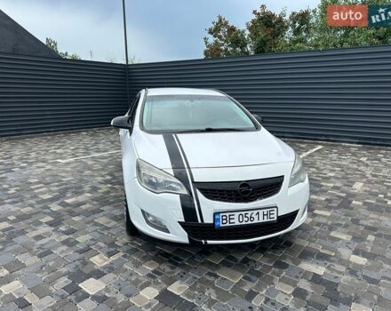 Білий Опель Астра, об'ємом двигуна 1.25 л та пробігом 300 тис. км за 5500 $, фото 1 на Automoto.ua