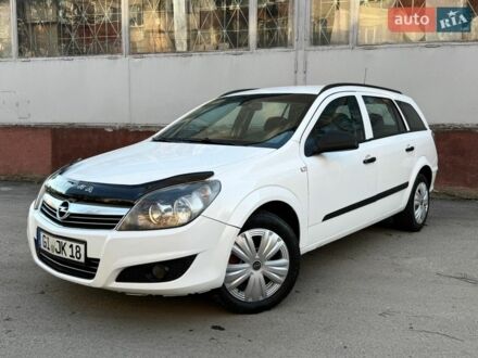 Белый Опель Астра, объемом двигателя 1.7 л и пробегом 248 тыс. км за 4949 $, фото 1 на Automoto.ua