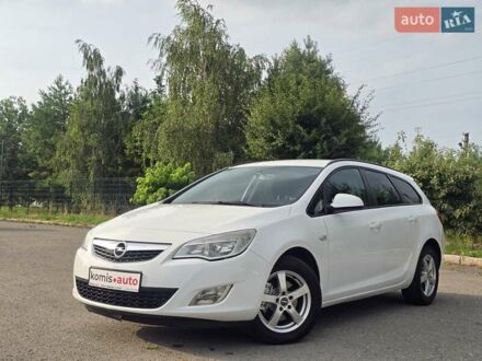 Опель Астра 2011 в Хмельницком на Automoto.ua Белый Опель Астра, объемом двигателя 1.69 л и пробегом 196 тыс. км за 6499 $, фото 1 на Automoto.ua