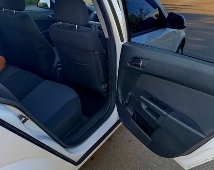 Белый Опель Астра, объемом двигателя 1.6 л и пробегом 197 тыс. км за 6200 $, фото 1 на Automoto.ua