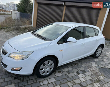 Белый Опель Астра, объемом двигателя 1.4 л и пробегом 234 тыс. км за 4950 $, фото 1 на Automoto.ua