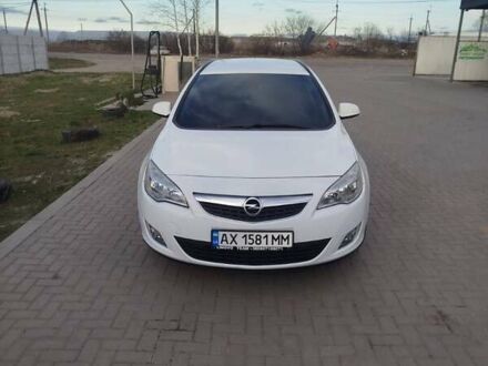 Опель Астра 2011 в Харькове на Automoto.ua Белый Опель Астра, объемом двигателя 1.7 л и пробегом 234 тыс. км за 7050 $, фото 1 на Automoto.ua