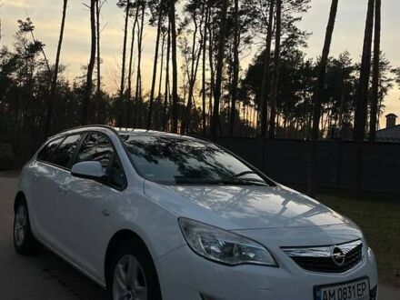 Опель Астра 2011 в Житомире на Automoto.ua Белый Опель Астра, объемом двигателя 1.7 л и пробегом 259 тыс. км за 6000 $, фото 1 на Automoto.ua