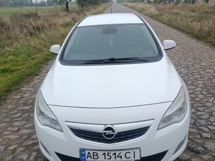 Белый Опель Астра, объемом двигателя 1.2 л и пробегом 216 тыс. км за 6999 $, фото 1 на Automoto.ua