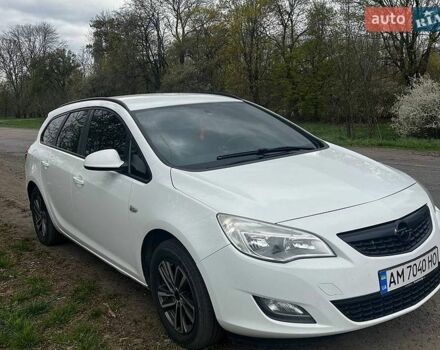 Белый Опель Астра, объемом двигателя 1.3 л и пробегом 313 тыс. км за 5500 $, фото 1 на Automoto.ua