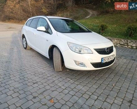 Белый Опель Астра, объемом двигателя 0 л и пробегом 230 тыс. км за 7000 $, фото 1 на Automoto.ua