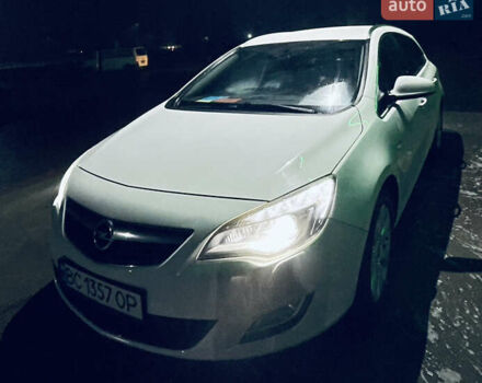 Білий Опель Астра, об'ємом двигуна 2 л та пробігом 250 тис. км за 8000 $, фото 1 на Automoto.ua
