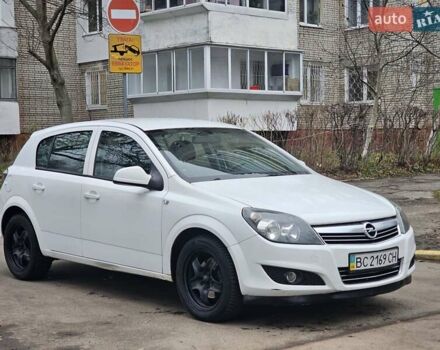 Белый Опель Астра, объемом двигателя 1.6 л и пробегом 242 тыс. км за 3750 $, фото 1 на Automoto.ua