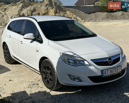 Белый Опель Астра, объемом двигателя 1.7 л и пробегом 175 тыс. км за 8500 $, фото 1 на Automoto.ua