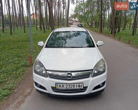 Белый Опель Астра, объемом двигателя 1.6 л и пробегом 200 тыс. км за 5100 $, фото 1 на Automoto.ua