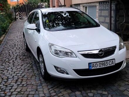 Белый Опель Астра, объемом двигателя 1.7 л и пробегом 0 тыс. км за 7500 $, фото 1 на Automoto.ua