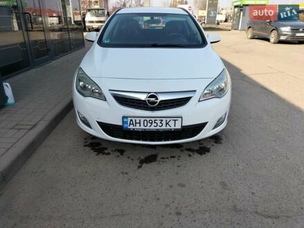 Опель Астра 2012 у Ужгороді на Automoto.ua Білий Опель Астра, об'ємом двигуна 1.69 л та пробігом 171 тис. км за 7200 $, фото 1 на Automoto.ua