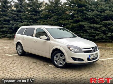 Опель Астра 2012 в Харькове на Automoto.ua Белый Опель Астра, объемом двигателя 16 л и пробегом 132 тыс. км за 6500 $, фото 1 на Automoto.ua