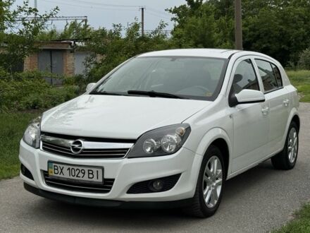 Опель Астра 2012 в Знаменке на Automoto.ua Белый Опель Астра, объемом двигателя 1.6 л и пробегом 270 тыс. км за 5500 $, фото 1 на Automoto.ua