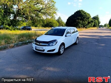Опель Астра 2013 у Кропивницькому (Кіровограді) на Automoto.ua Білий Опель Астра, об'ємом двигуна 1.6 л та пробігом 195 тис. км за 6800 $, фото 1 на Automoto.ua