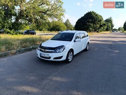Опель Астра 2013 в Кропивницком (Кировограде) на Automoto.ua Белый Опель Астра, объемом двигателя 1.6 л и пробегом 195 тыс. км за 6800 $, фото 1 на Automoto.ua