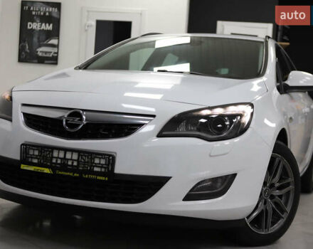 Белый Опель Астра, объемом двигателя 1.7 л и пробегом 140 тыс. км за 7700 $, фото 1 на Automoto.ua