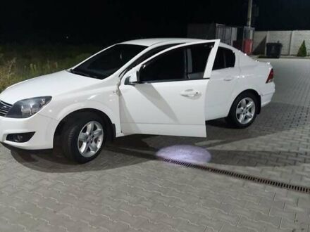 Белый Опель Астра, объемом двигателя 1.6 л и пробегом 245 тыс. км за 7127 $, фото 1 на Automoto.ua