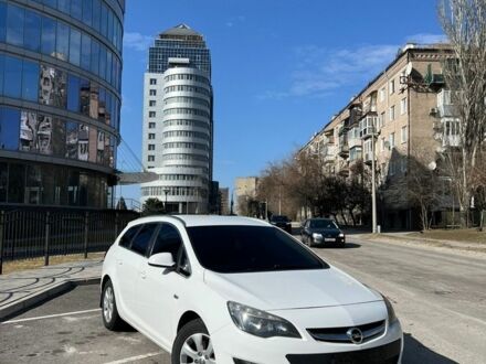Білий Опель Астра, об'ємом двигуна 1.6 л та пробігом 272 тис. км за 9500 $, фото 1 на Automoto.ua