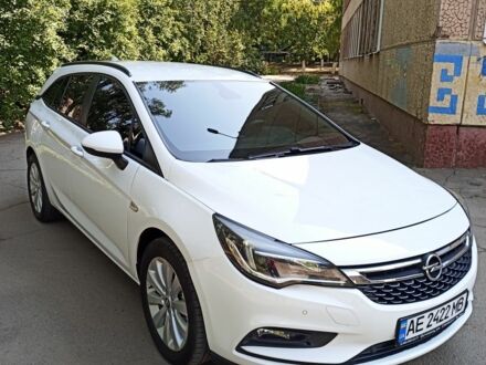 Опель Астра 2017 в Кривом Роге на Automoto.ua Белый Опель Астра, объемом двигателя 1.6 л и пробегом 239 тыс. км за 284 $, фото 1 на Automoto.ua