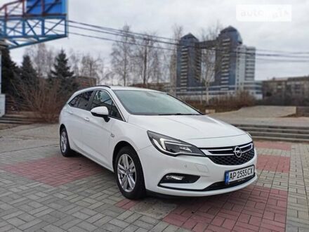Опель Астра 2017 у Запоріжжя на Automoto.ua Білий Опель Астра, об'ємом двигуна 1.6 л та пробігом 204 тис. км за 11300 $, фото 1 на Automoto.ua