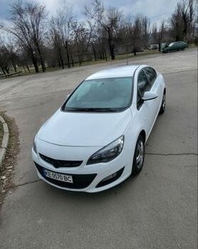Белый Опель Астра, объемом двигателя 1.4 л и пробегом 166 тыс. км за 7400 $, фото 1 на Automoto.ua