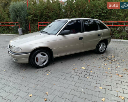 Бежевий Опель Астра, об'ємом двигуна 1.4 л та пробігом 308 тис. км за 2500 $, фото 1 на Automoto.ua