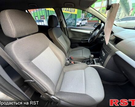 Бежевый Опель Астра, объемом двигателя 1.7 л и пробегом 292 тыс. км за 4999 $, фото 8 на Automoto.ua