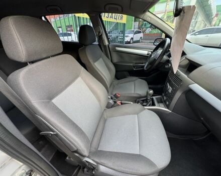 Бежевый Опель Астра, объемом двигателя 1.7 л и пробегом 292 тыс. км за 4999 $, фото 11 на Automoto.ua