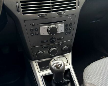 Бежевый Опель Астра, объемом двигателя 1.7 л и пробегом 292 тыс. км за 4999 $, фото 11 на Automoto.ua