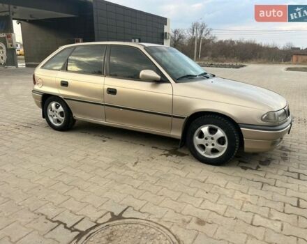 Бежевый Опель Астра, объемом двигателя 1.6 л и пробегом 300 тыс. км за 1500 $, фото 1 на Automoto.ua