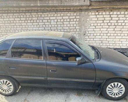 Чорний Опель Астра, об'ємом двигуна 1.6 л та пробігом 256 тис. км за 1400 $, фото 4 на Automoto.ua