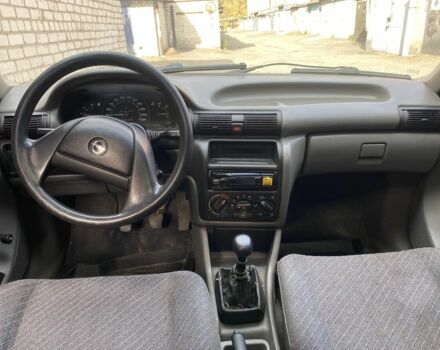 Чорний Опель Астра, об'ємом двигуна 1.6 л та пробігом 256 тис. км за 1400 $, фото 3 на Automoto.ua