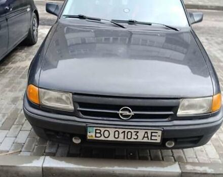 Черный Опель Астра, объемом двигателя 1.4 л и пробегом 256 тыс. км за 1450 $, фото 9 на Automoto.ua
