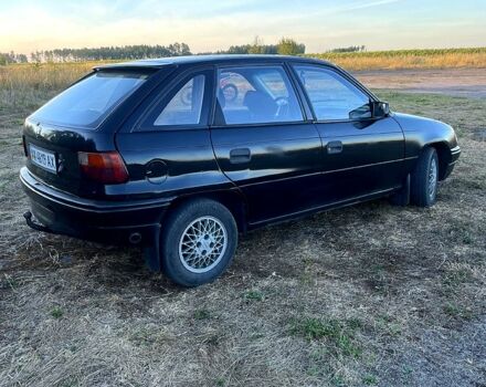 Черный Опель Астра, объемом двигателя 1.4 л и пробегом 379 тыс. км за 1200 $, фото 3 на Automoto.ua