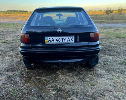 Черный Опель Астра, объемом двигателя 1.4 л и пробегом 379 тыс. км за 1200 $, фото 4 на Automoto.ua