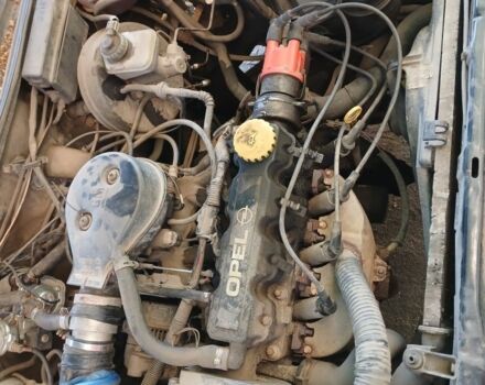 Черный Опель Астра, объемом двигателя 1.4 л и пробегом 280 тыс. км за 1100 $, фото 7 на Automoto.ua