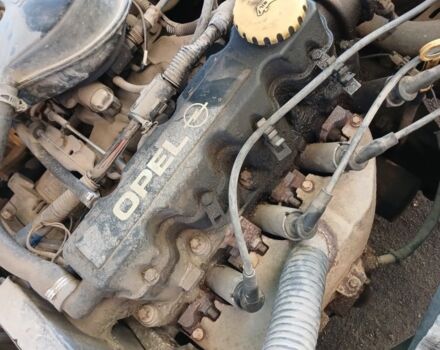 Черный Опель Астра, объемом двигателя 1.4 л и пробегом 280 тыс. км за 1100 $, фото 6 на Automoto.ua