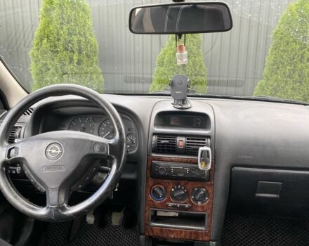 Черный Опель Астра, объемом двигателя 1.6 л и пробегом 276 тыс. км за 2500 $, фото 4 на Automoto.ua