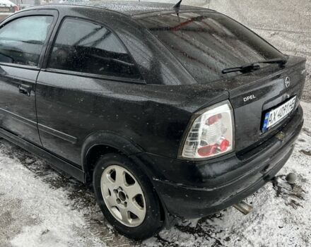 Черный Опель Астра, объемом двигателя 1.6 л и пробегом 250 тыс. км за 1900 $, фото 3 на Automoto.ua