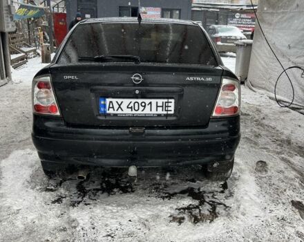 Черный Опель Астра, объемом двигателя 1.6 л и пробегом 250 тыс. км за 1900 $, фото 2 на Automoto.ua