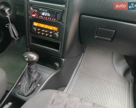 Черный Опель Астра, объемом двигателя 1.6 л и пробегом 240 тыс. км за 3589 $, фото 45 на Automoto.ua