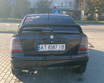 Черный Опель Астра, объемом двигателя 1.6 л и пробегом 250 тыс. км за 4000 $, фото 2 на Automoto.ua